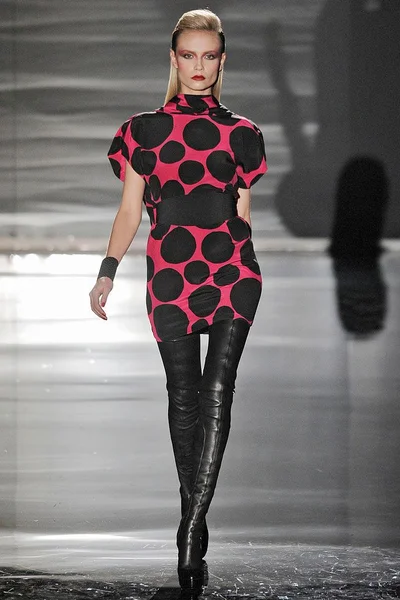 Look 3